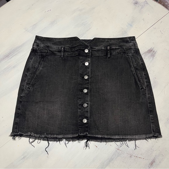 Express Dresses & Skirts - Express Extreme High Rise Black Stretch Denim Mini Skirt Sz 16 Fray Hem